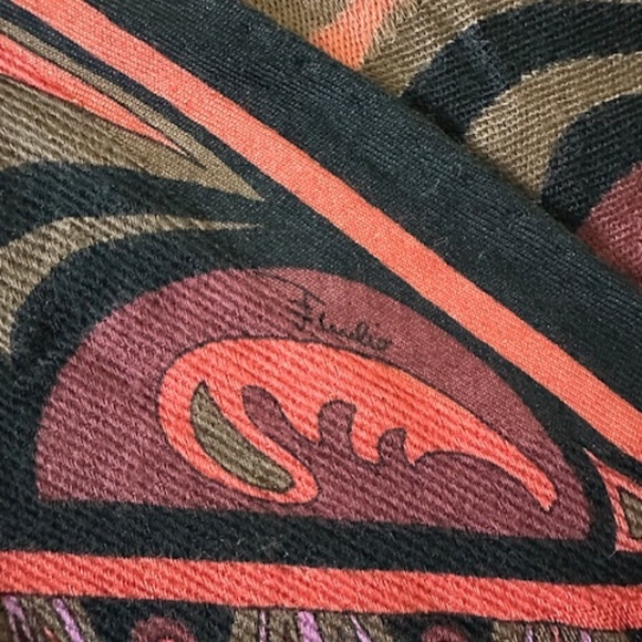 Emilio Pucci Large Triangle Scarf Multi-colored Vibrant Print - Picture 3 of 6